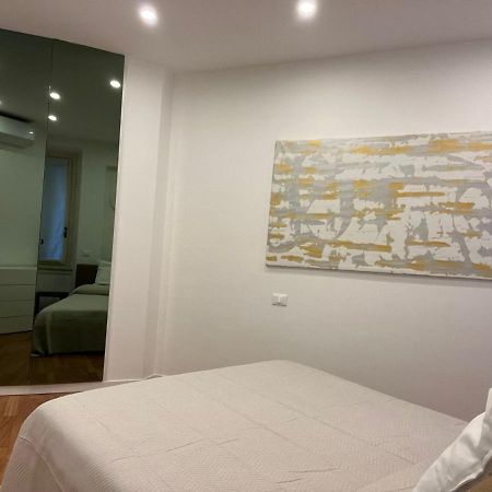 Casa Vercelli Delizioso Bilocale Moderno Nella Vecchia Milano Eksteriør billede