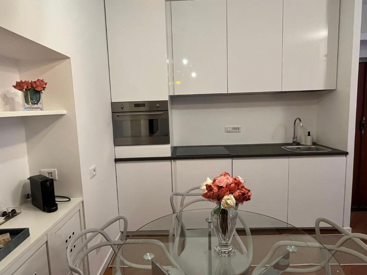 Casa Vercelli Delizioso Bilocale Moderno Nella Vecchia Milano Eksteriør billede