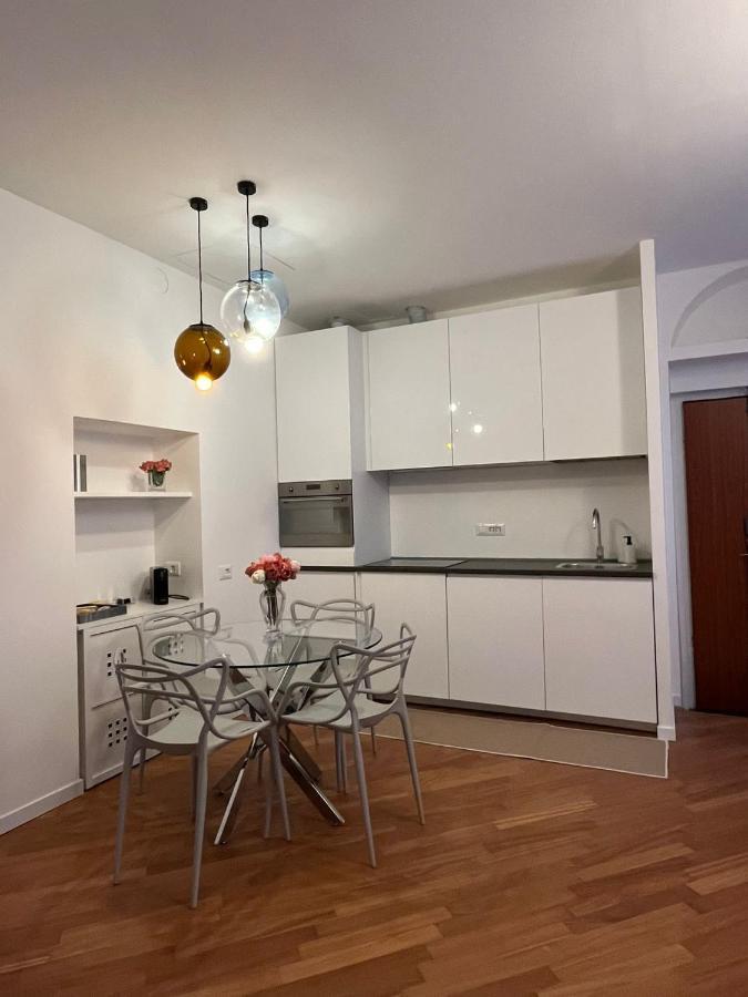 Casa Vercelli Delizioso Bilocale Moderno Nella Vecchia Milano Eksteriør billede