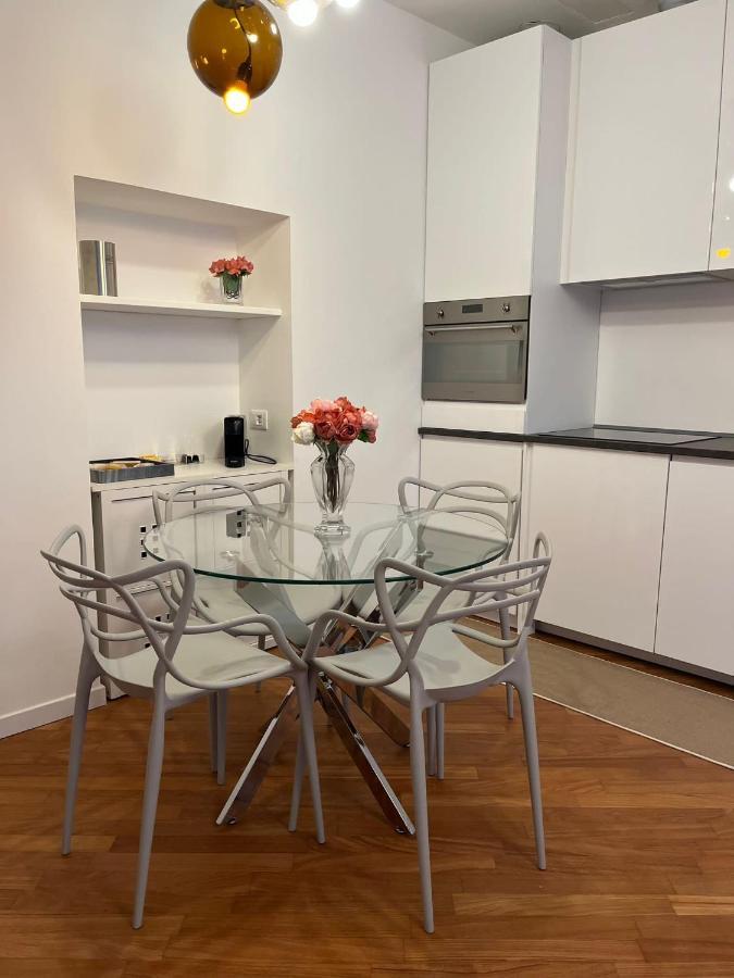 Casa Vercelli Delizioso Bilocale Moderno Nella Vecchia Milano Eksteriør billede