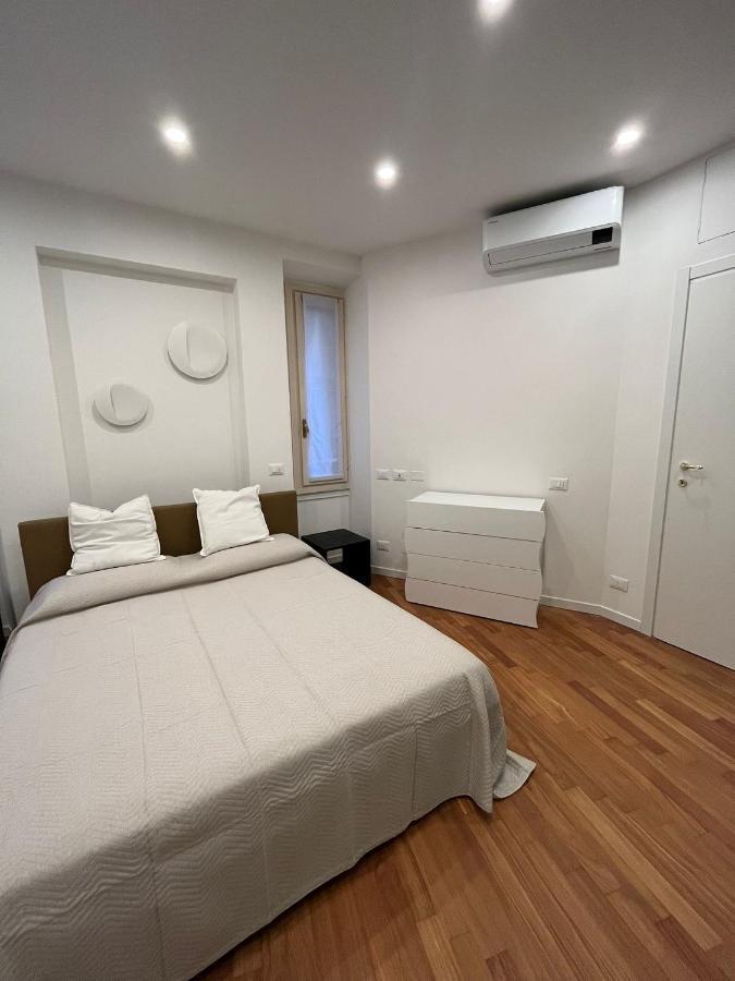 Casa Vercelli Delizioso Bilocale Moderno Nella Vecchia Milano Eksteriør billede