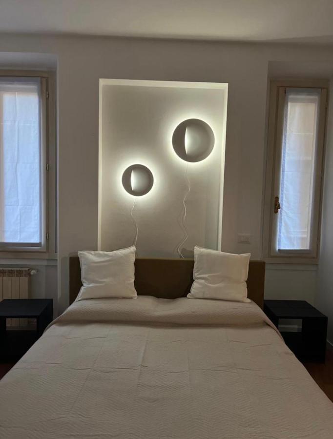 Casa Vercelli Delizioso Bilocale Moderno Nella Vecchia Milano Eksteriør billede